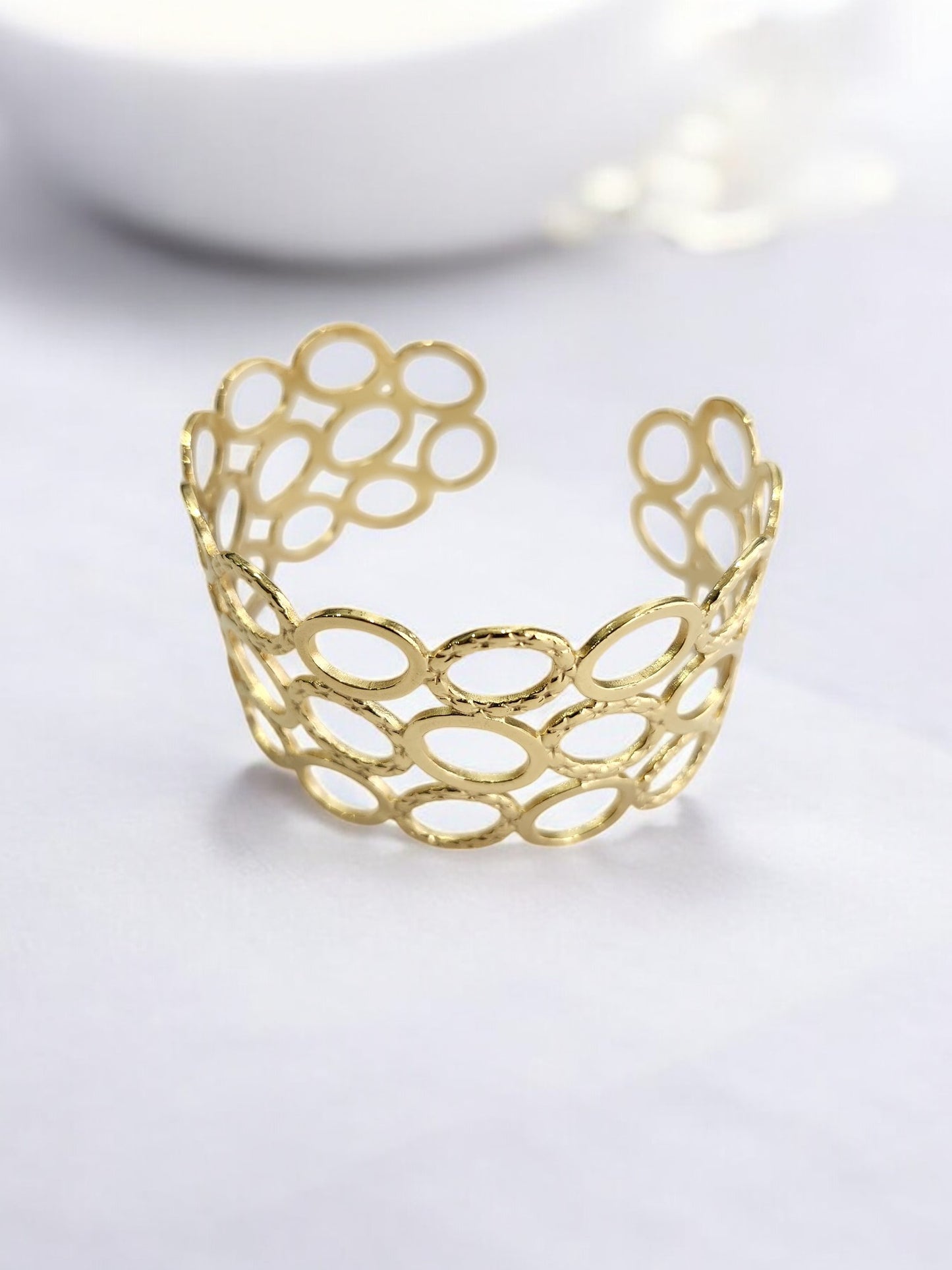 GOLDEN OVAL KANIKA BRACELET (CUFF)