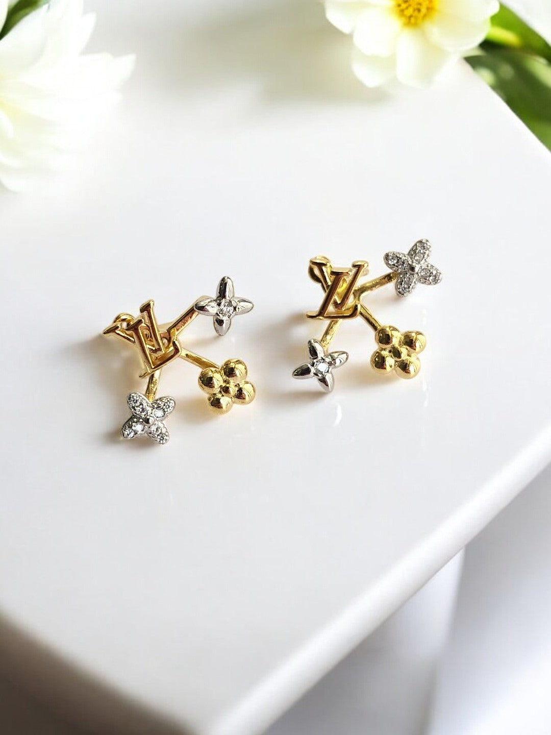 DUAL TONE LV YASI EARRING