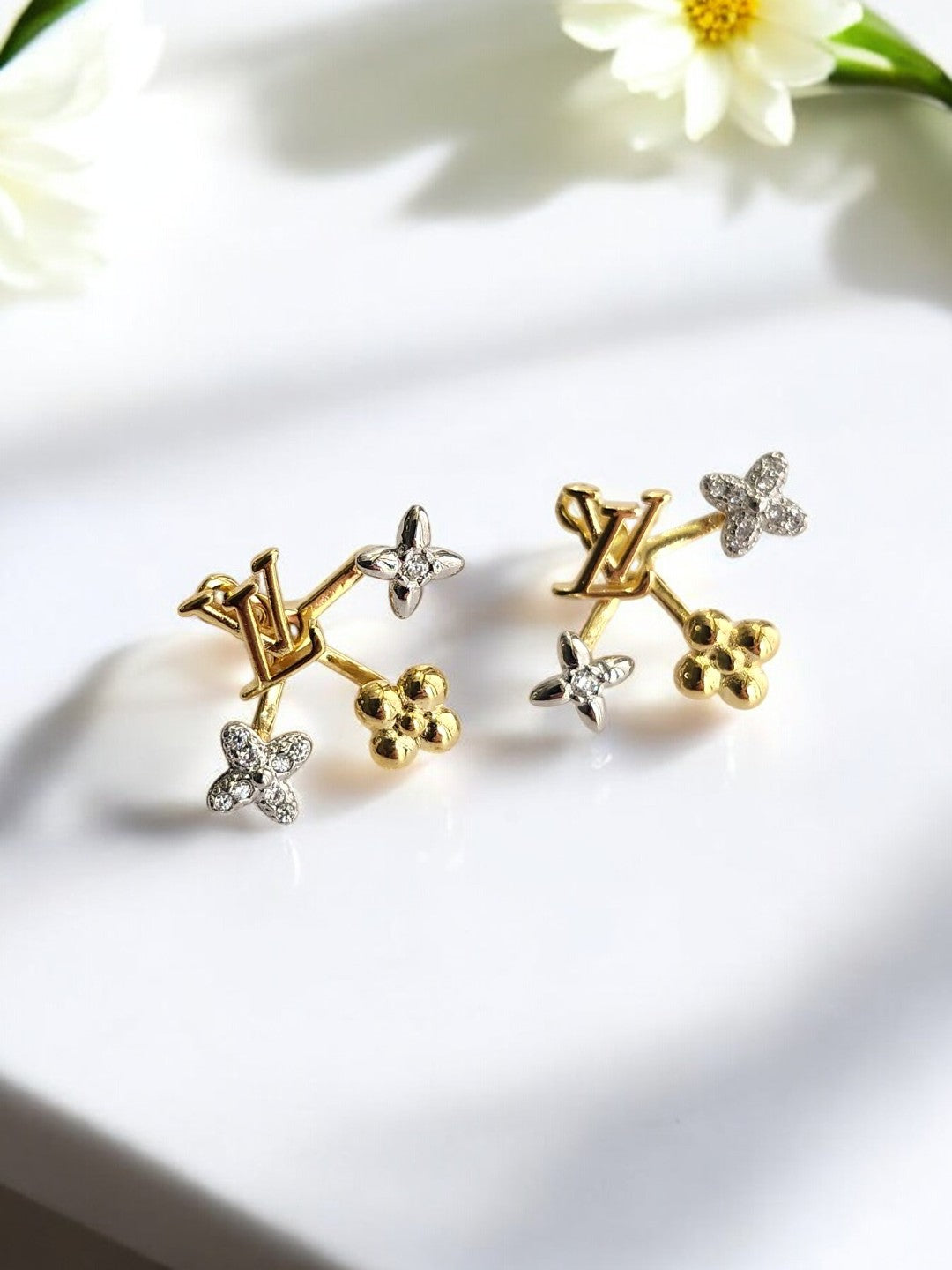 DUAL TONE LV YASI EARRING