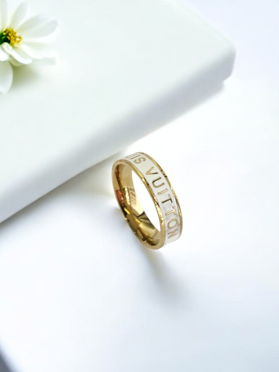 WHITE LOUIS VUITTON SOMI RING