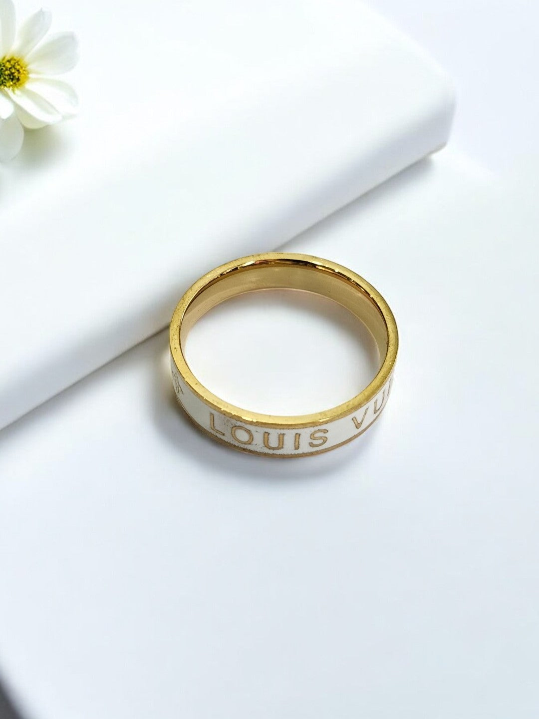 WHITE LOUIS VUITTON SOMI RING