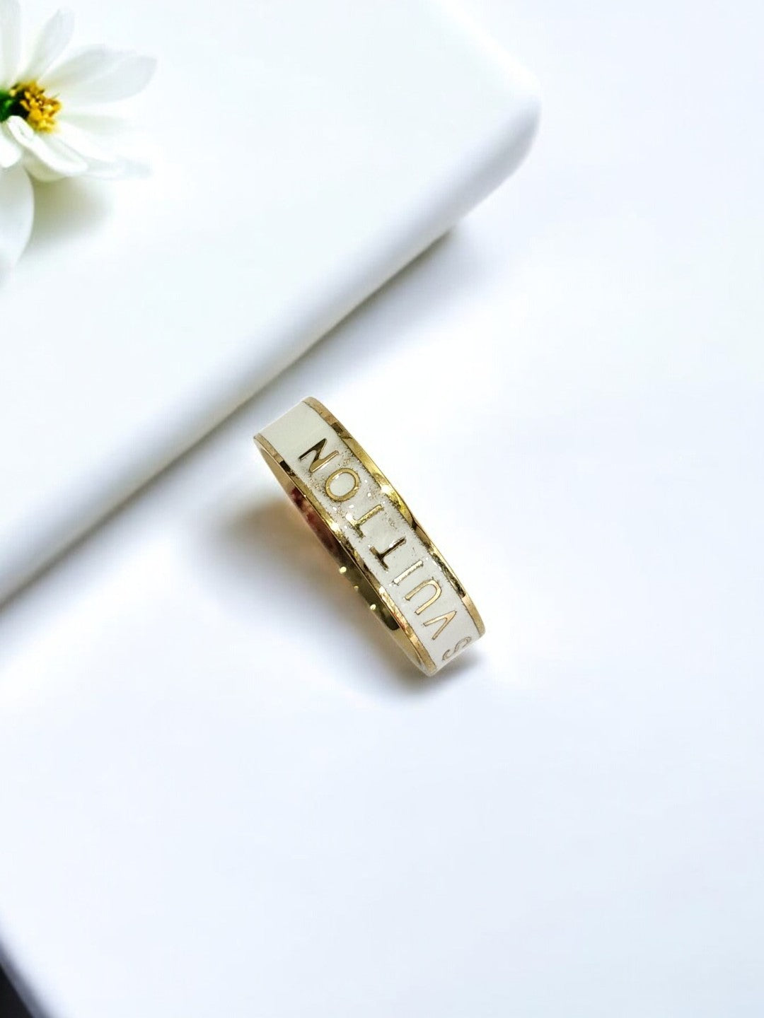WHITE LOUIS VUITTON SOMI RING