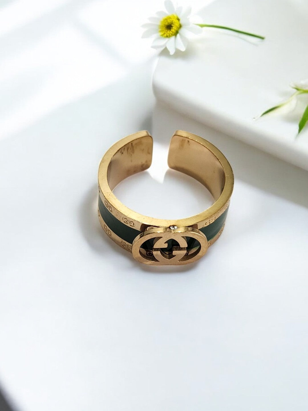 GREEN GUCCI NAVELI RING