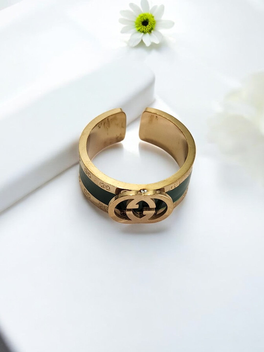 GREEN GUCCI NAVELI RING