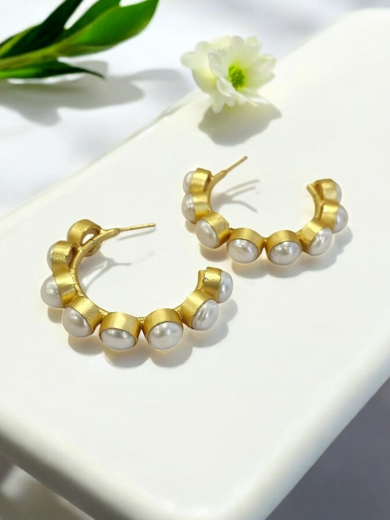 WHITE DRIVITA SEMI PRECIOUS EARRING