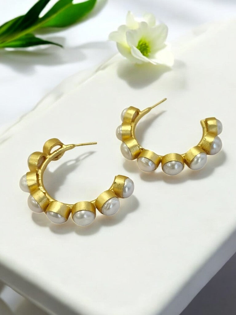 WHITE DRIVITA SEMI PRECIOUS EARRING