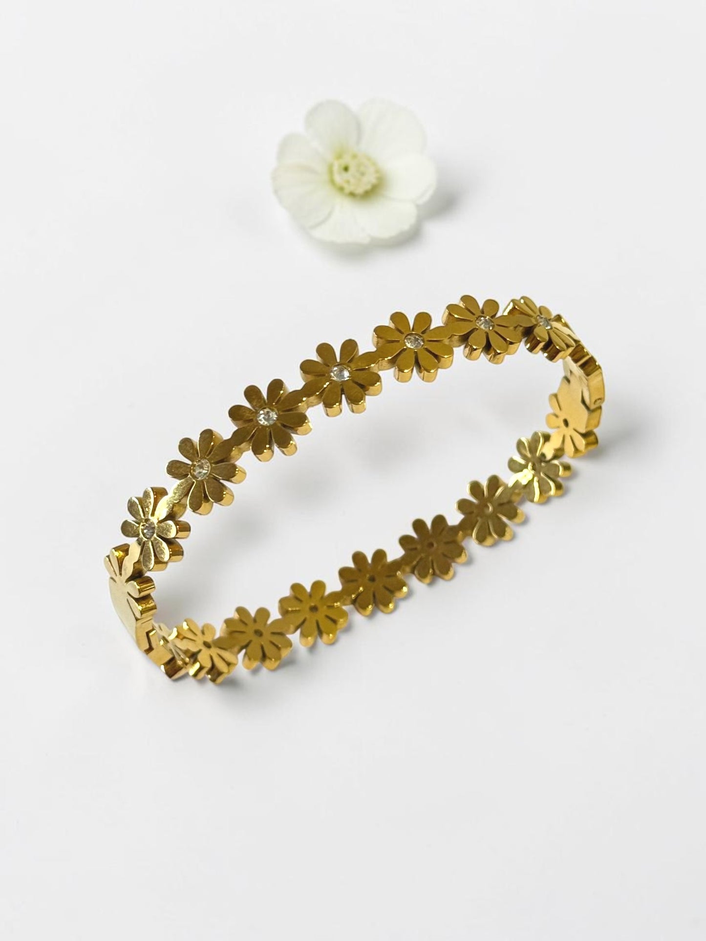 GOLDEN FLORAL ANEY BRACELET