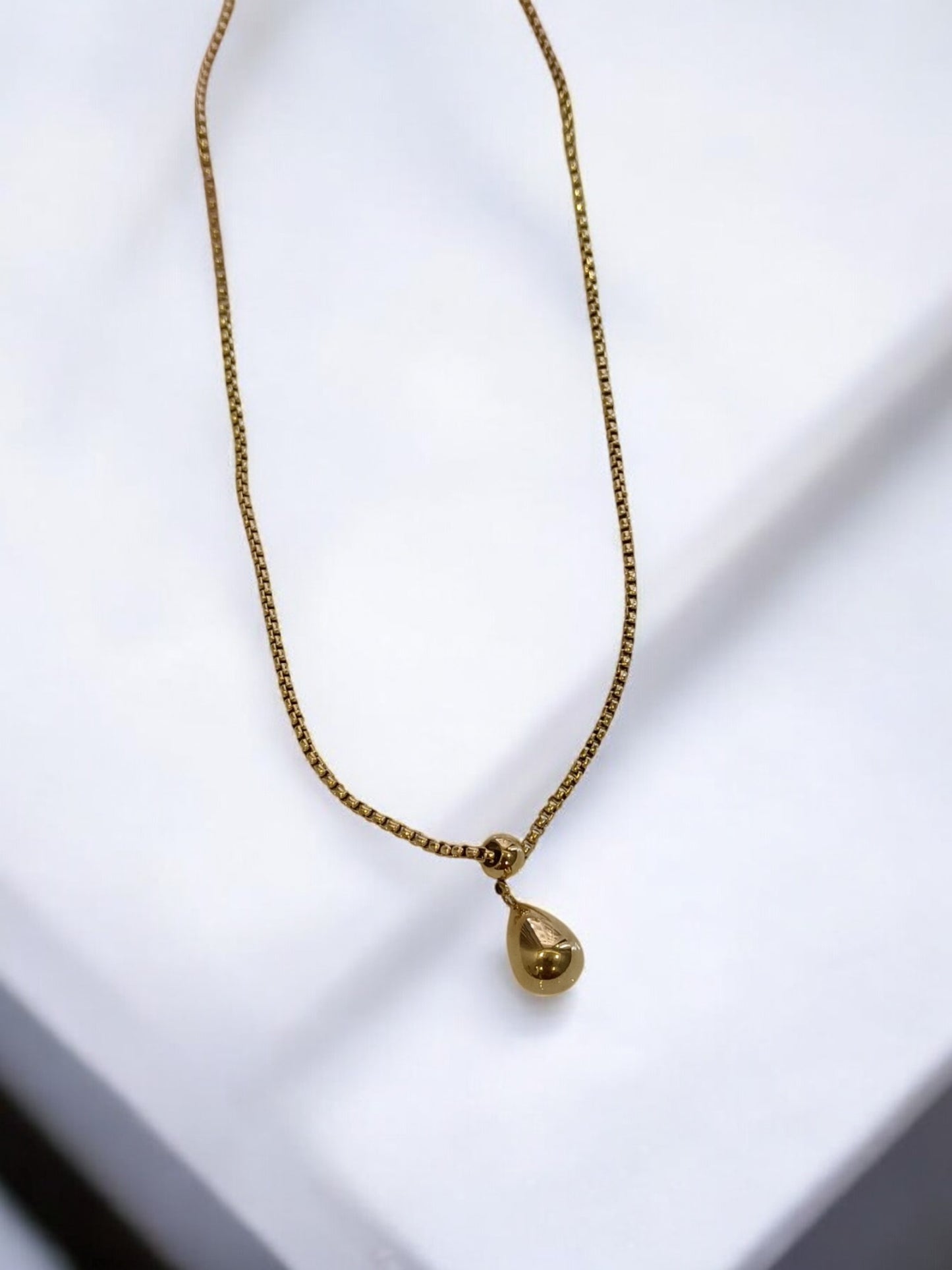 GOLDEN CHAIN WITH MINIMALIST DROP