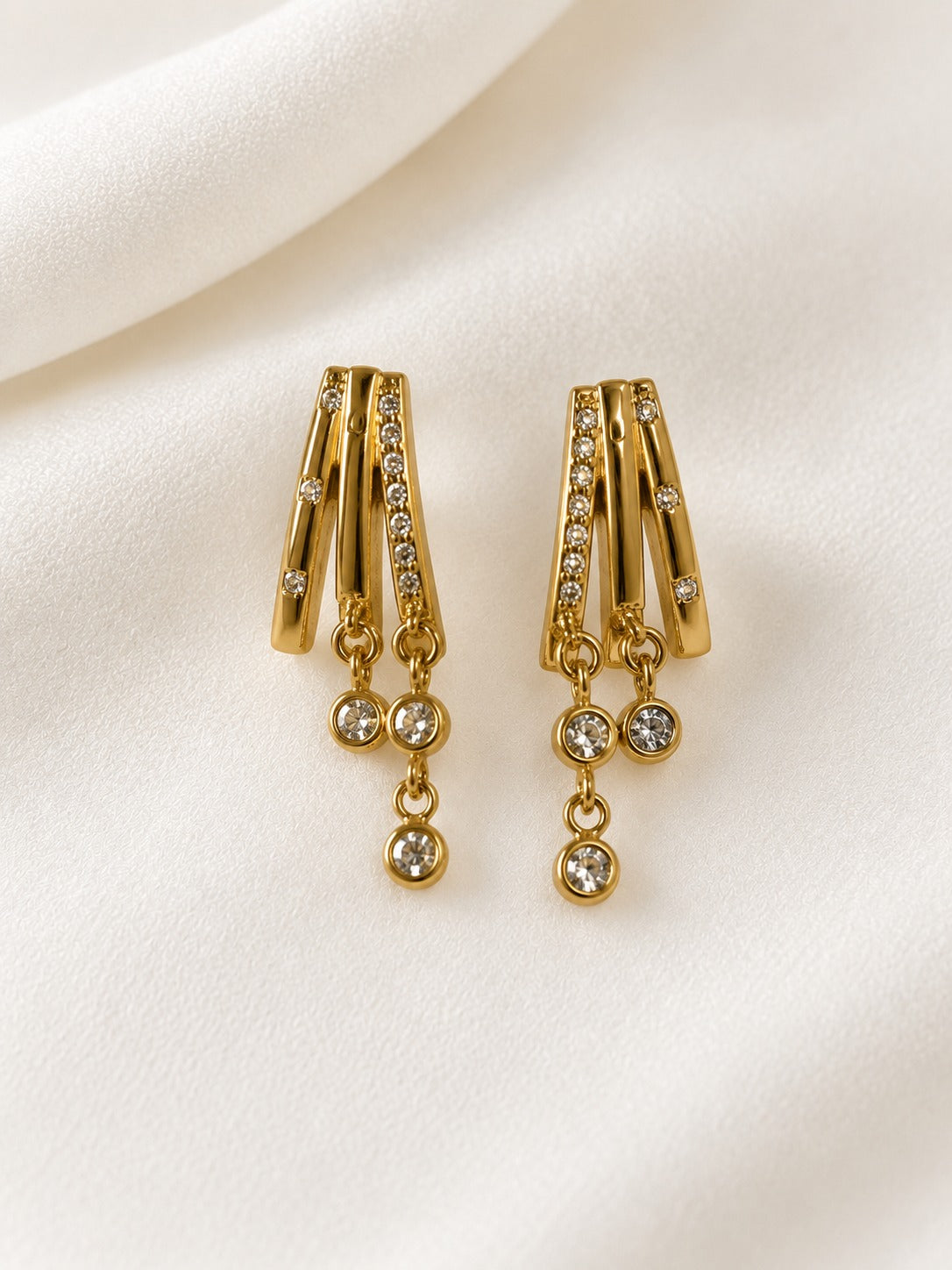 GOLDEN DIAMOND BEATRIZ EARRINGS