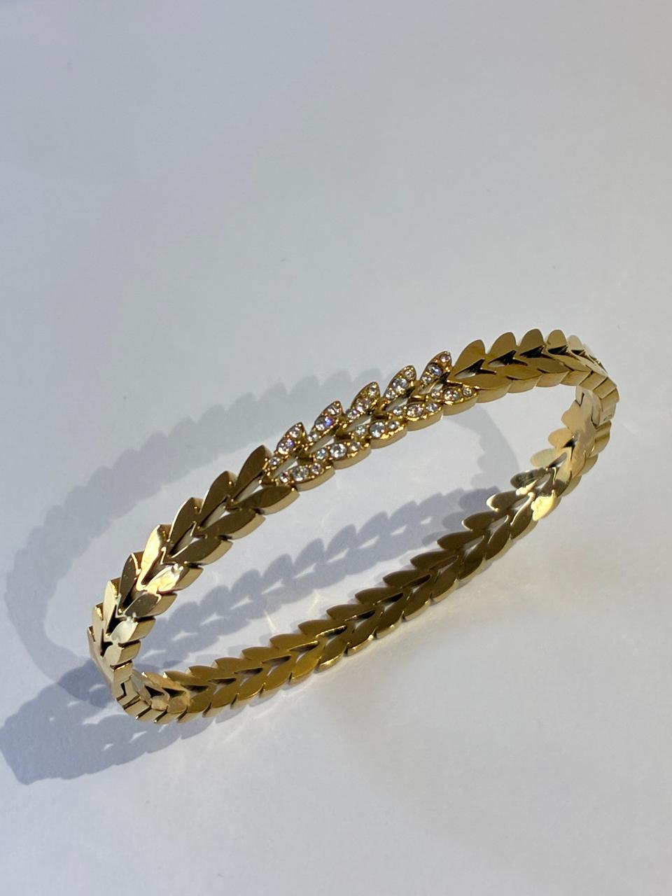 GOLDEN DIAMOND LEAVES MERSY BABY BRACELET