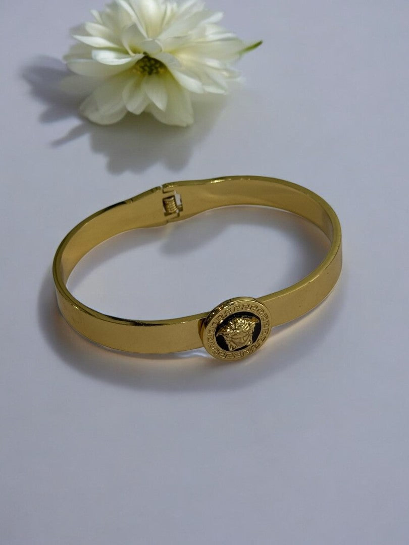 BLACK HARSHEY BRACELET