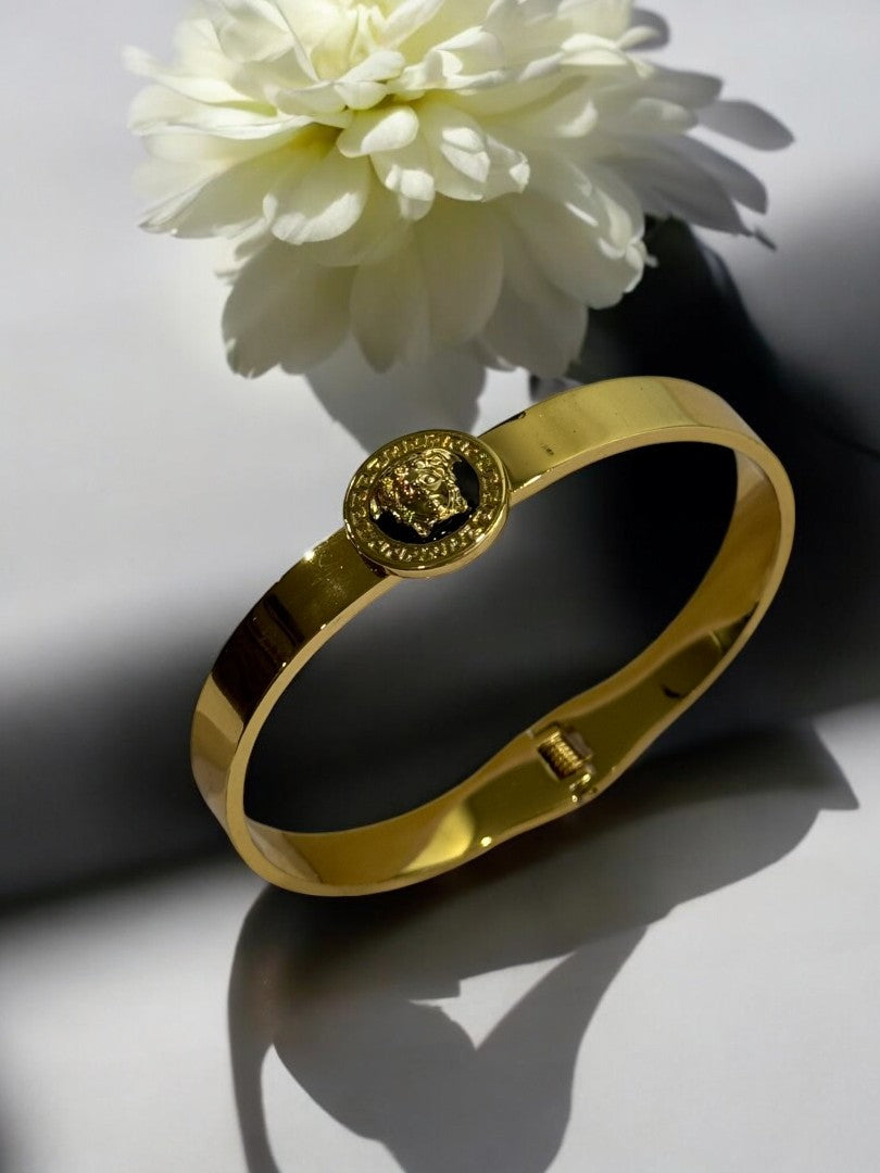 BLACK HARSHEY BRACELET