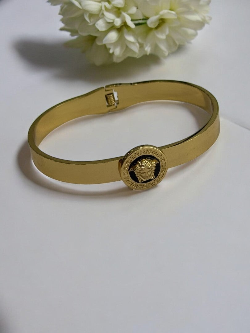 BLACK HARSHEY BRACELET