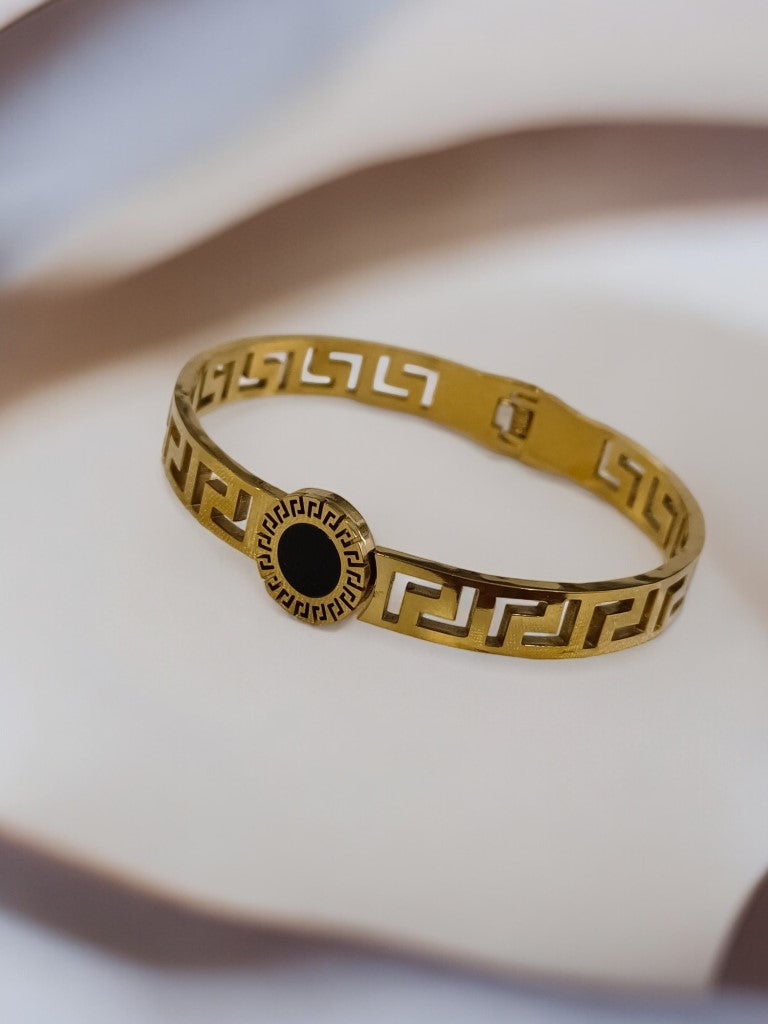 GOLDEN BALSE WITH BLACK CHARM