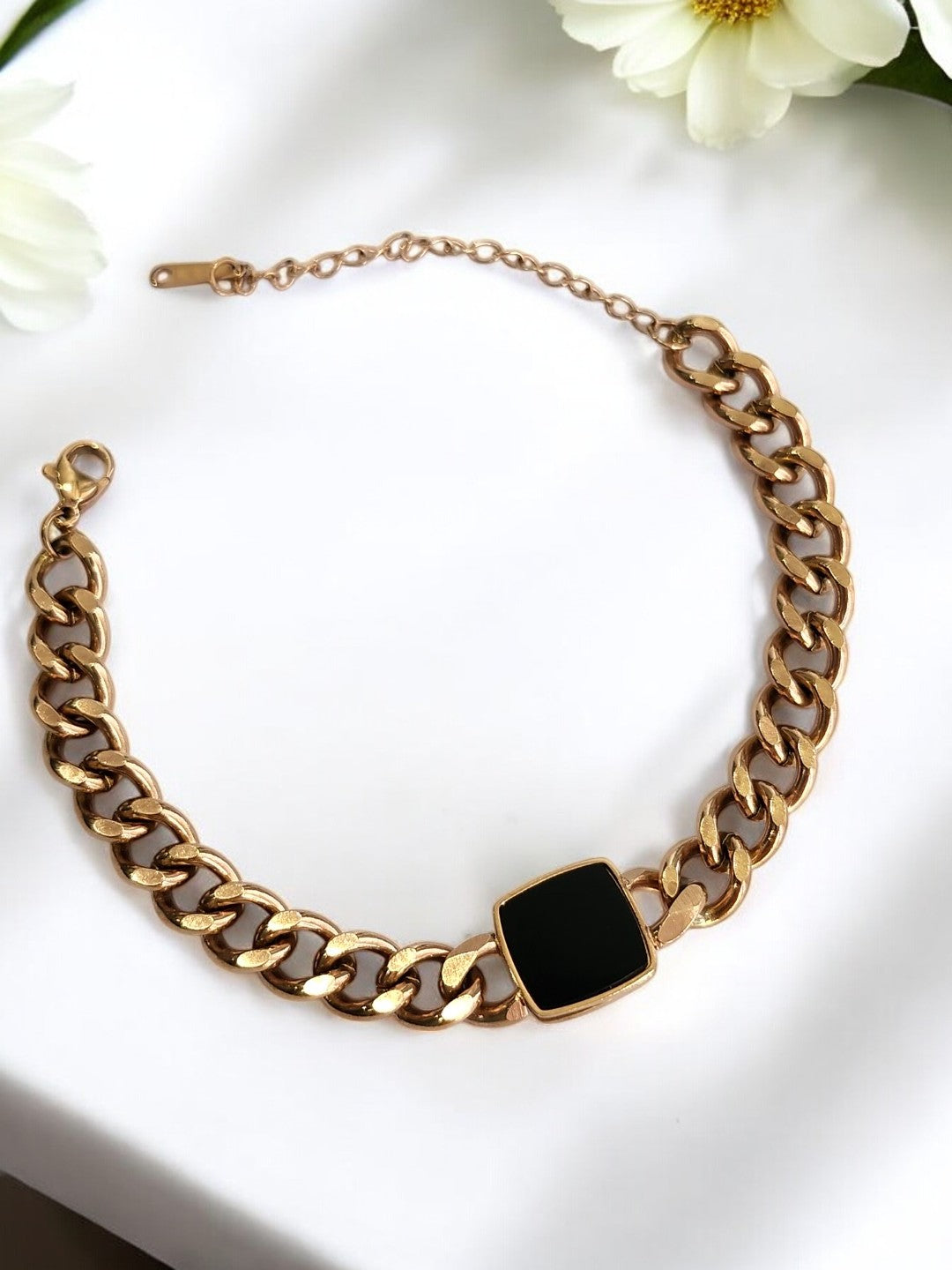 GOLDEN CHIAN WITH BLACK STONE
