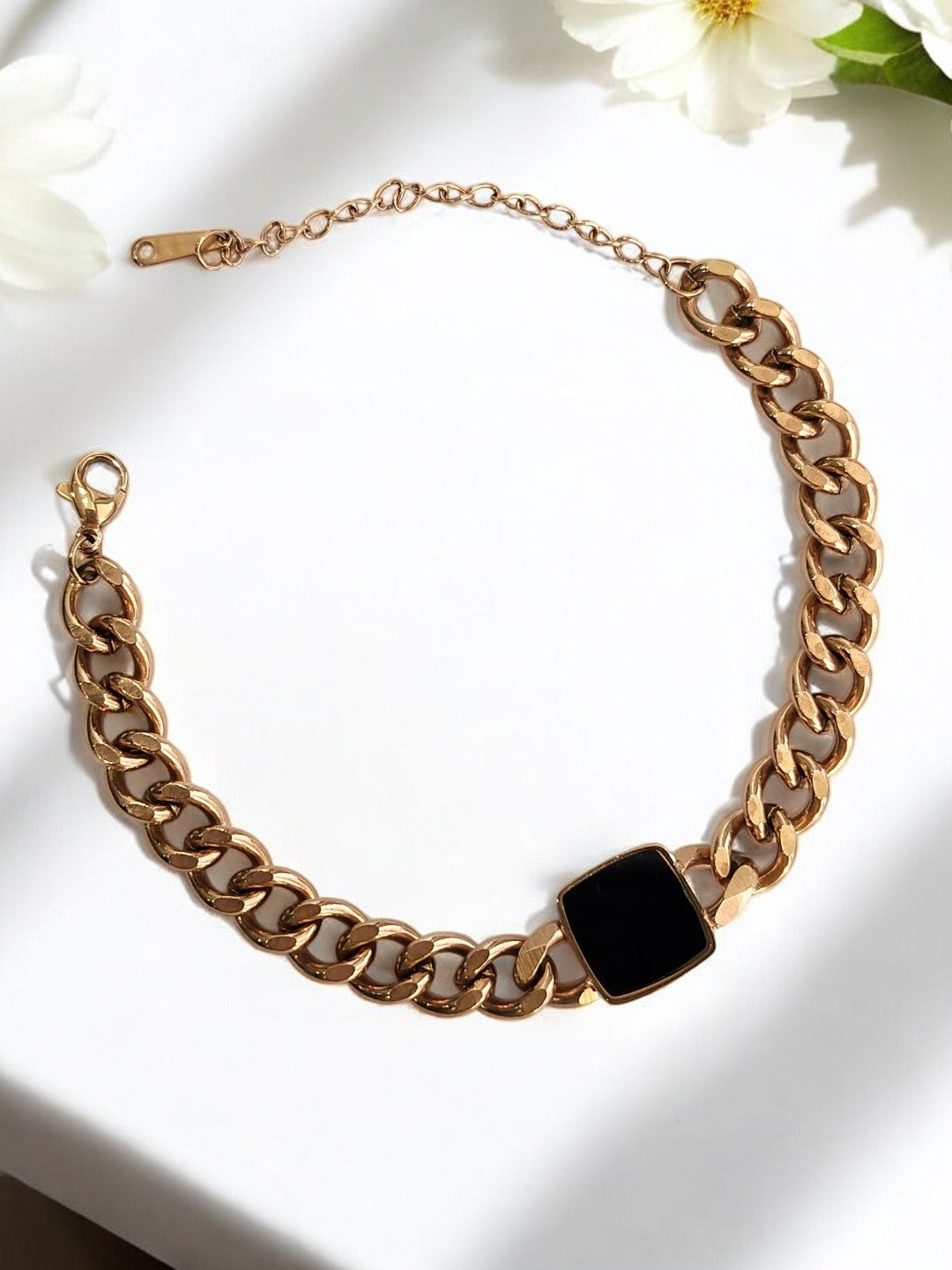 GOLDEN CHIAN WITH BLACK STONE