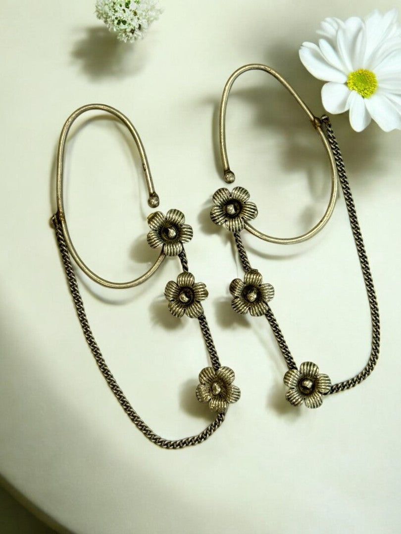 BLOSSOM CHAIN NITHYA GERMAN SILVER EAR CUFF