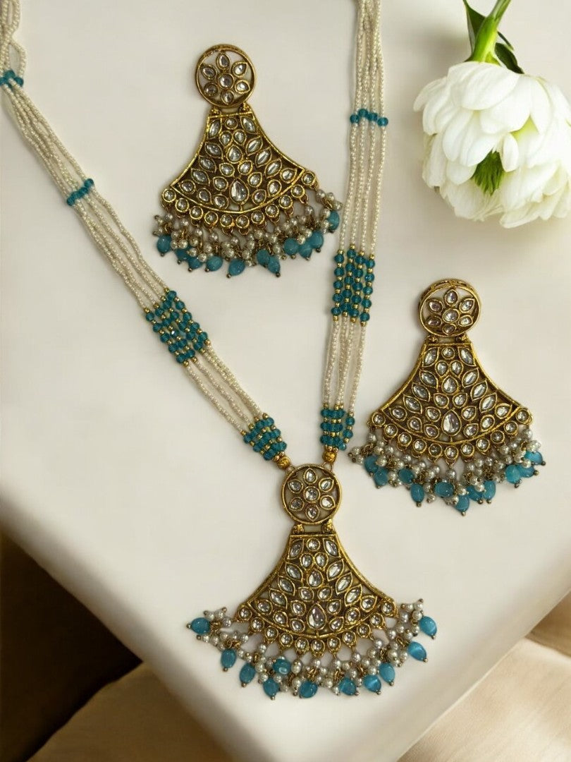 WHITE AND BLUE MALA WITH KUNDAN PENDENT AND MATCHING EARRINGS