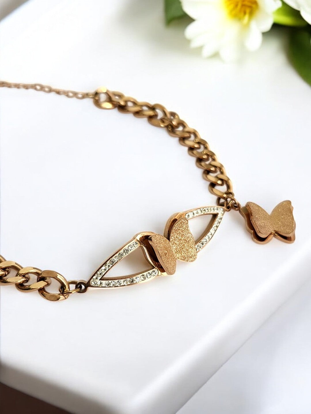 ROSE GOLD CHAIN WITH SPARKLING BUTTERFLY CHRM AND SHINY DIAMOND