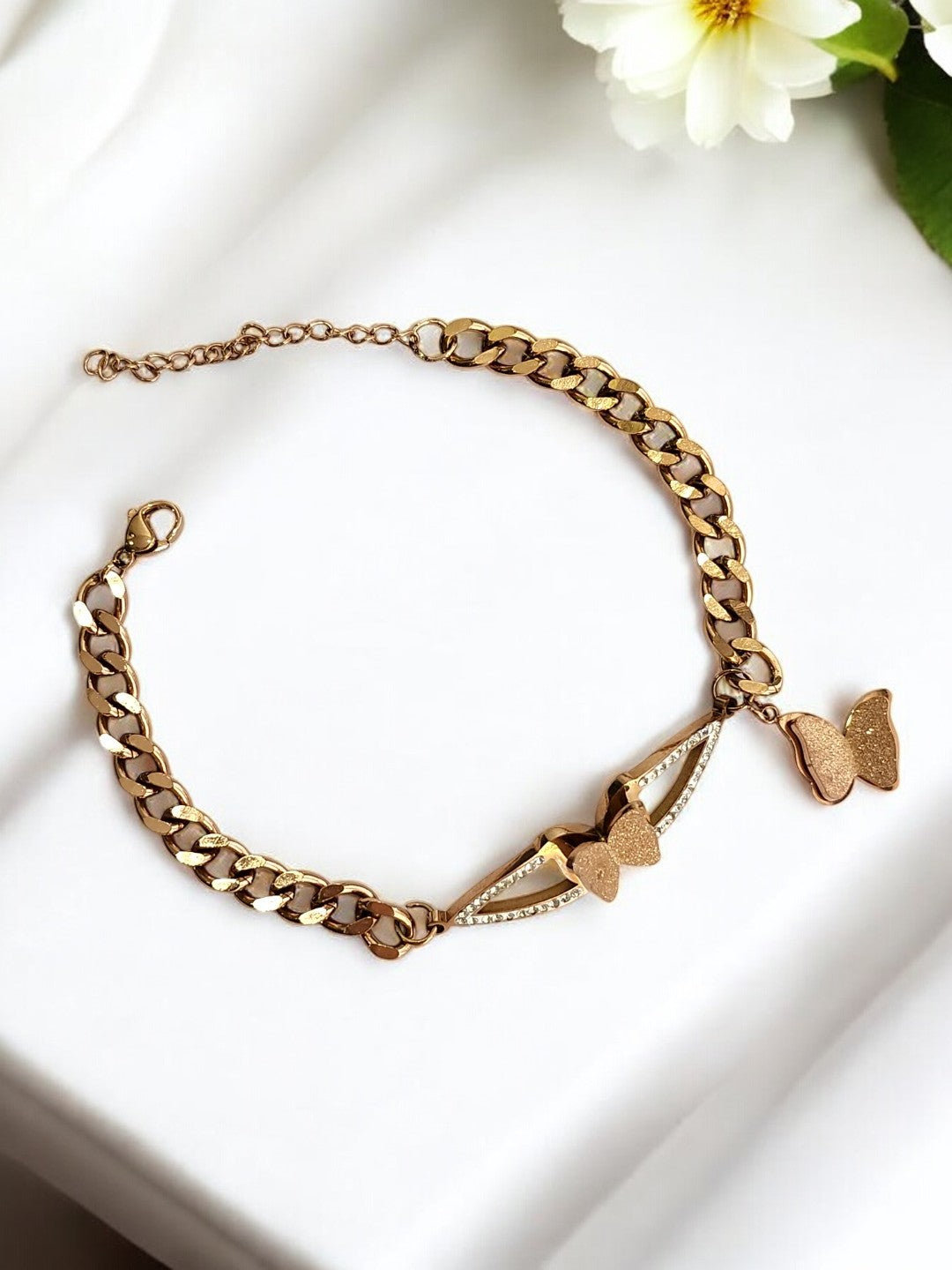 ROSE GOLD CHAIN WITH SPARKLING BUTTERFLY CHRM AND SHINY DIAMOND