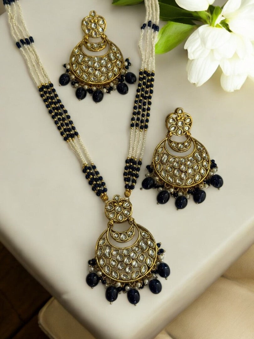 WHITE AND BLUE MALA WITH KUNDAN PENDENT WITH HANGING BLUE BEADS AND MATCHING EARRING