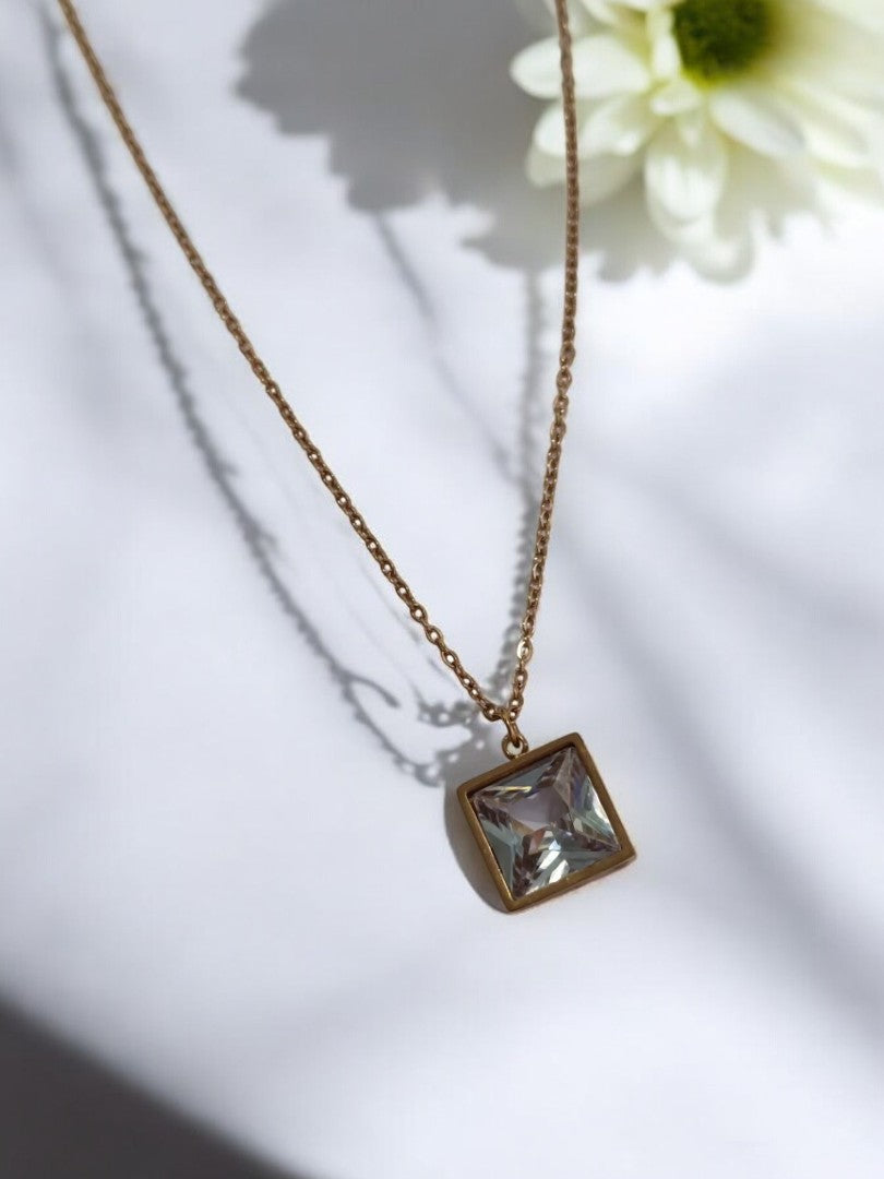 ROSE GOLD CHAIN AND SQUARE DIAMOND