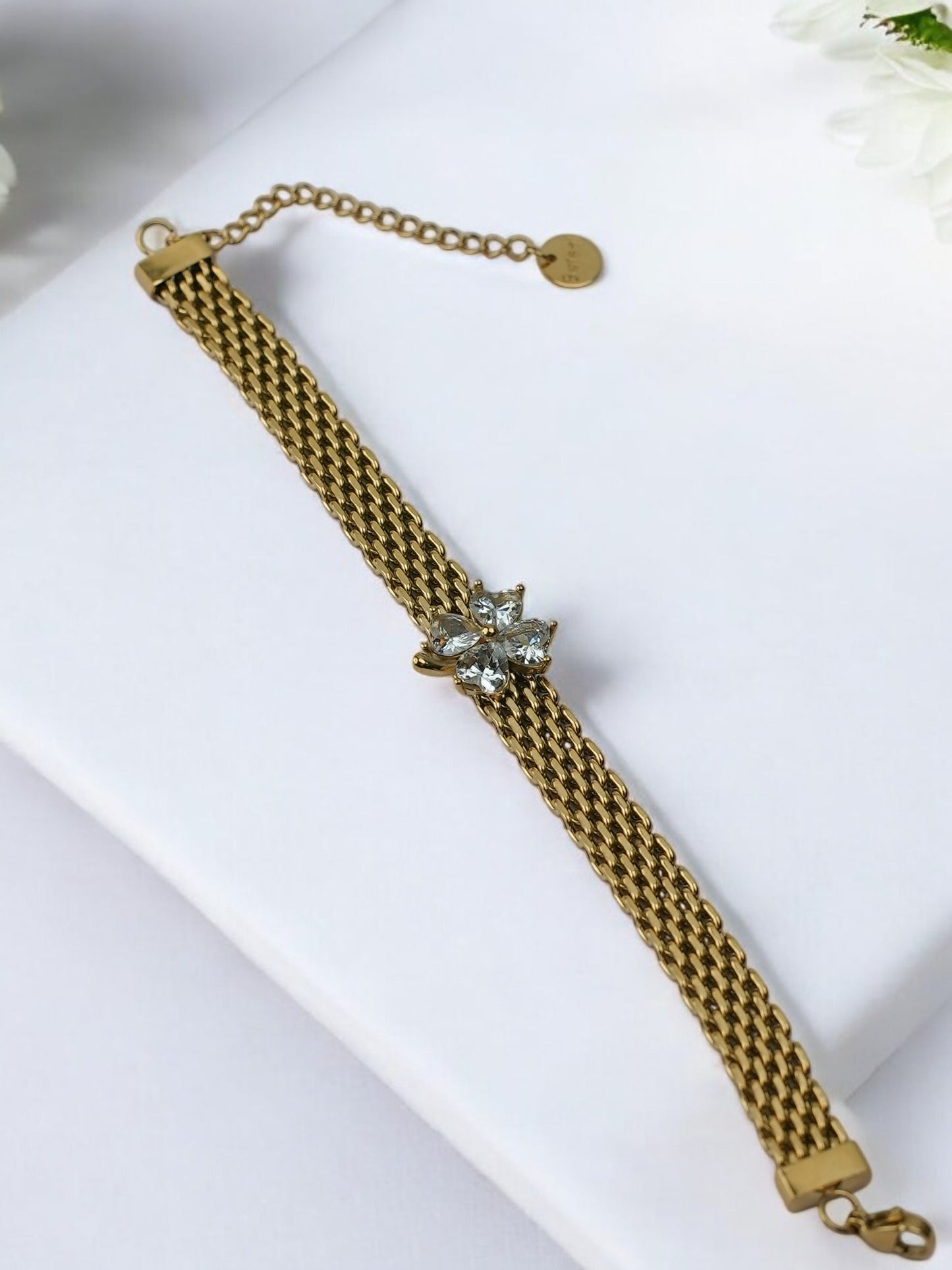 GOLDEN THIK CHAIN WITH GLEMING DIAMOND FLOWER VINTAGE CLOVER