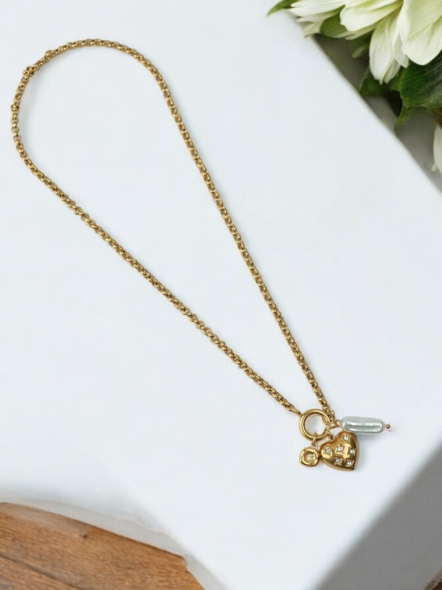 GOLDEN CHAIN WITH DIAMOND HEART, PEARLS CHARMS