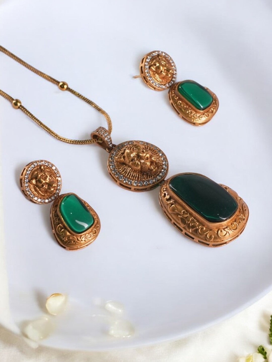 GREEN DIAMOND SAWYER NECKLACE AND EARRINGS