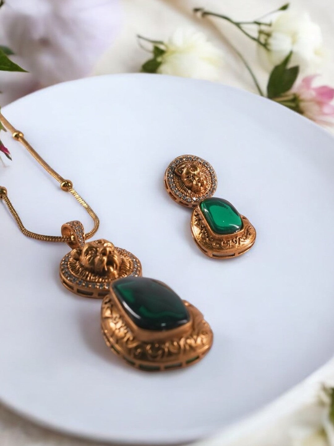 GREEN DIAMOND SAWYER NECKLACE AND EARRINGS