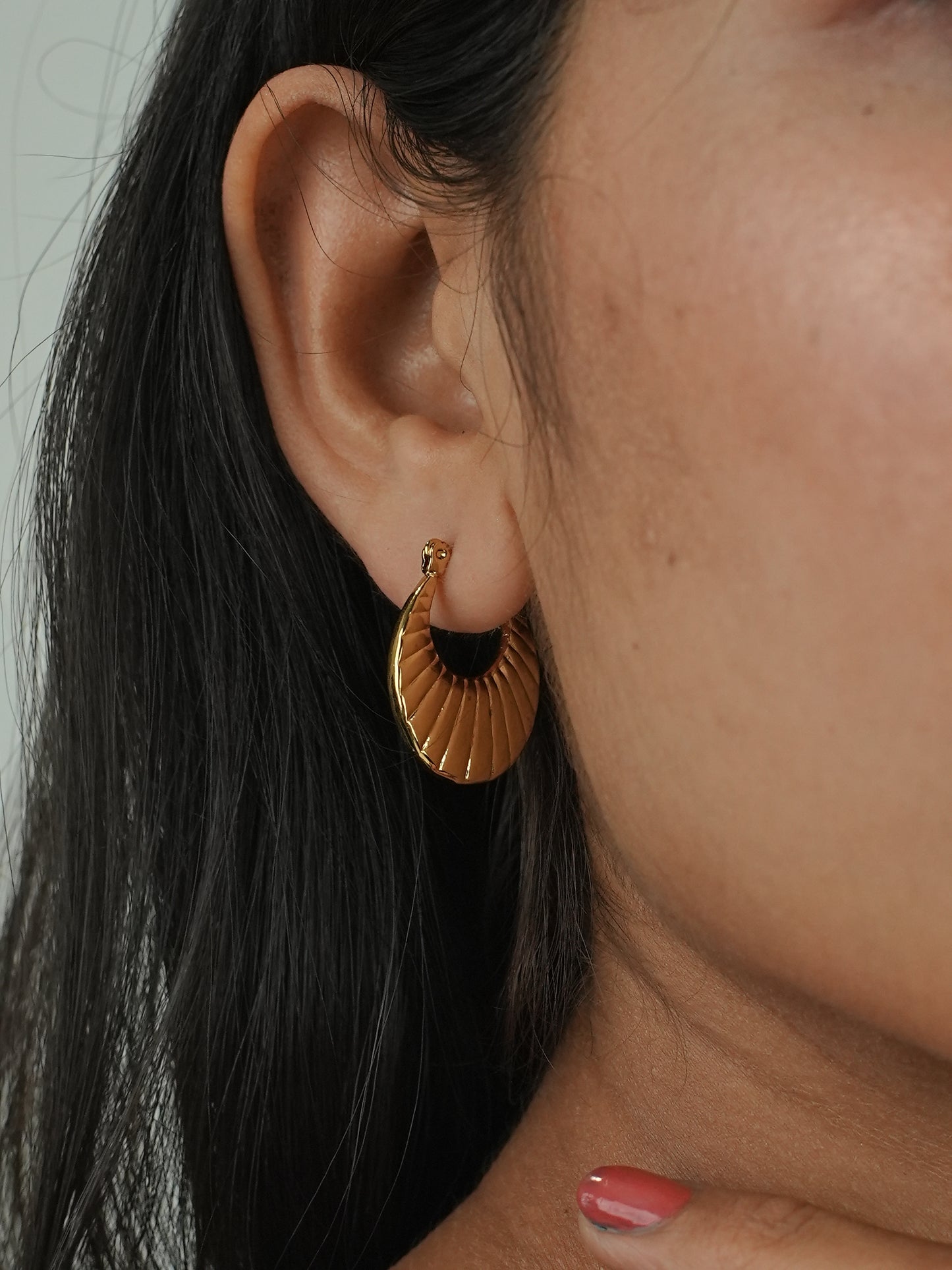 GOLDEN VINNEY EARRINGS