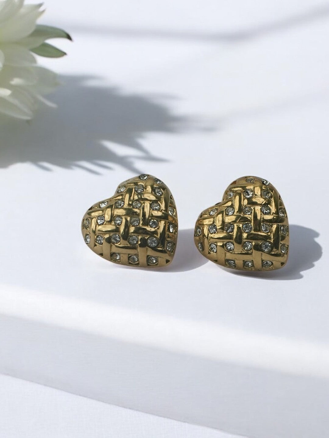 GOLDEN DIAMOND HEART SANCHITA EARRINGS