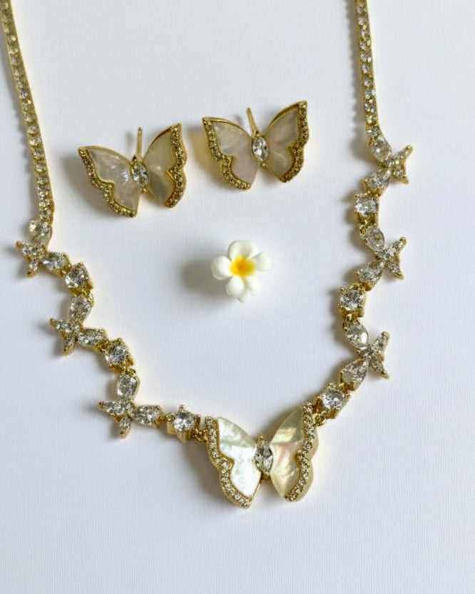 WHITE DIAMOND BUTTERFLY CORBINS NECKLACE SET