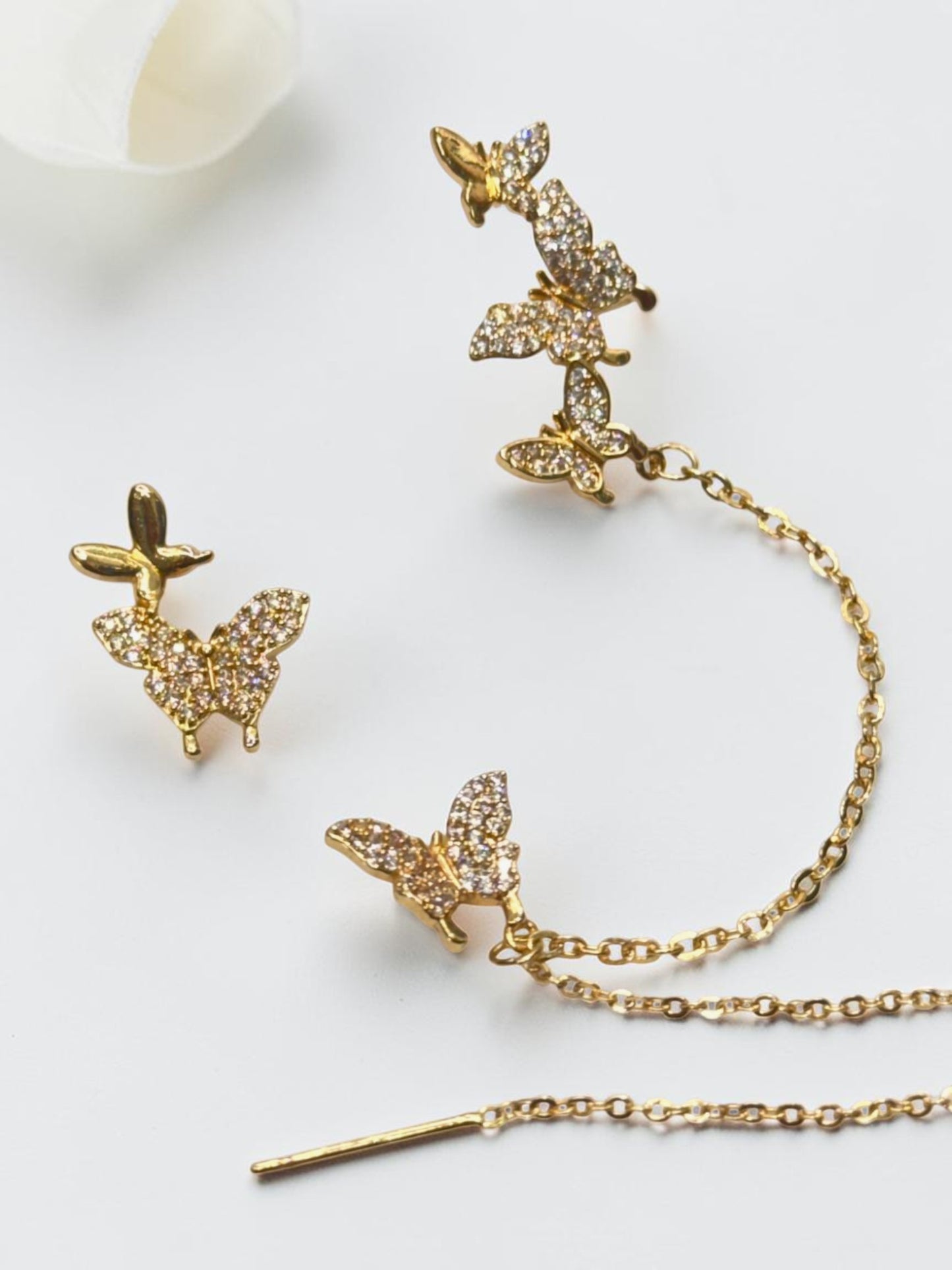 GOLDEN DIAMOND BUTTERFLY LESTER EAR CUFF