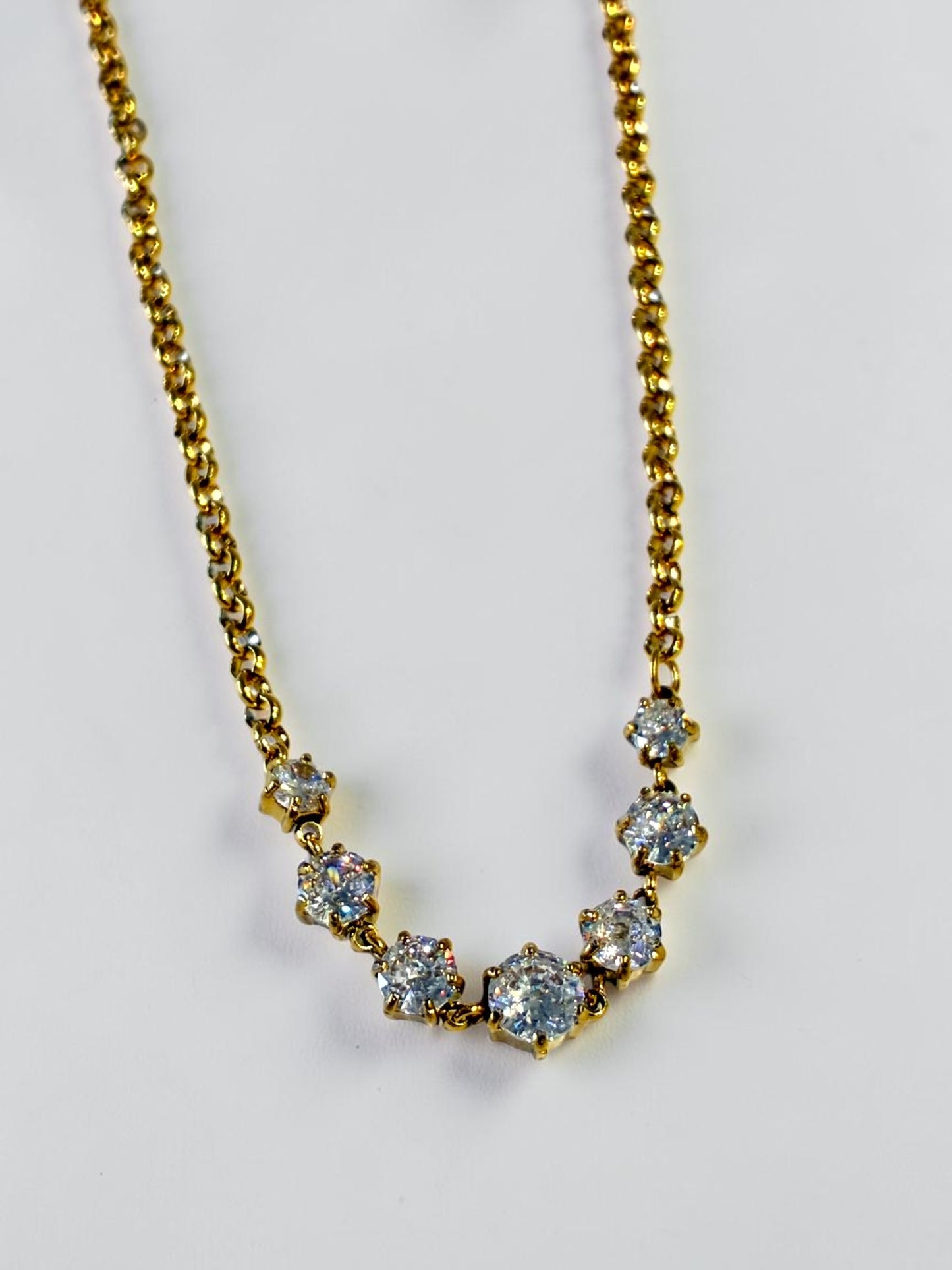 GOLDEN DIAMOND DORREII NECKLACE
