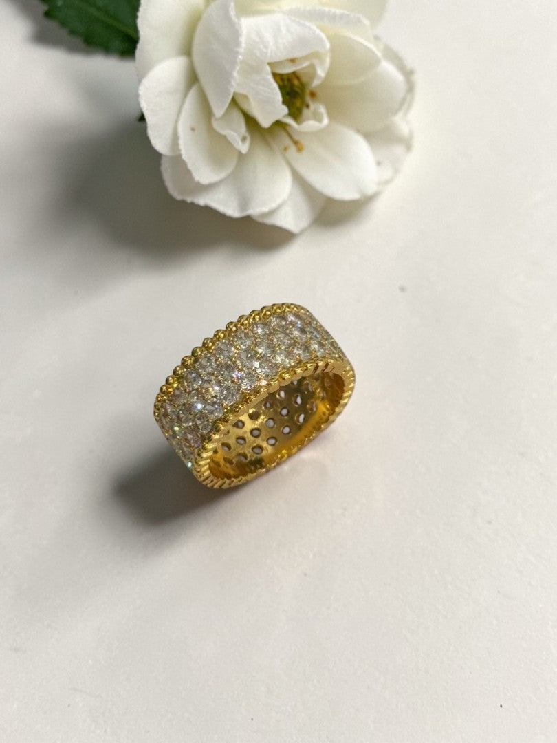 GOLDEN DIAMOND ELLA RING