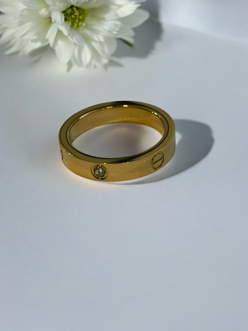 GOLDEN DIAMOND JASE RING