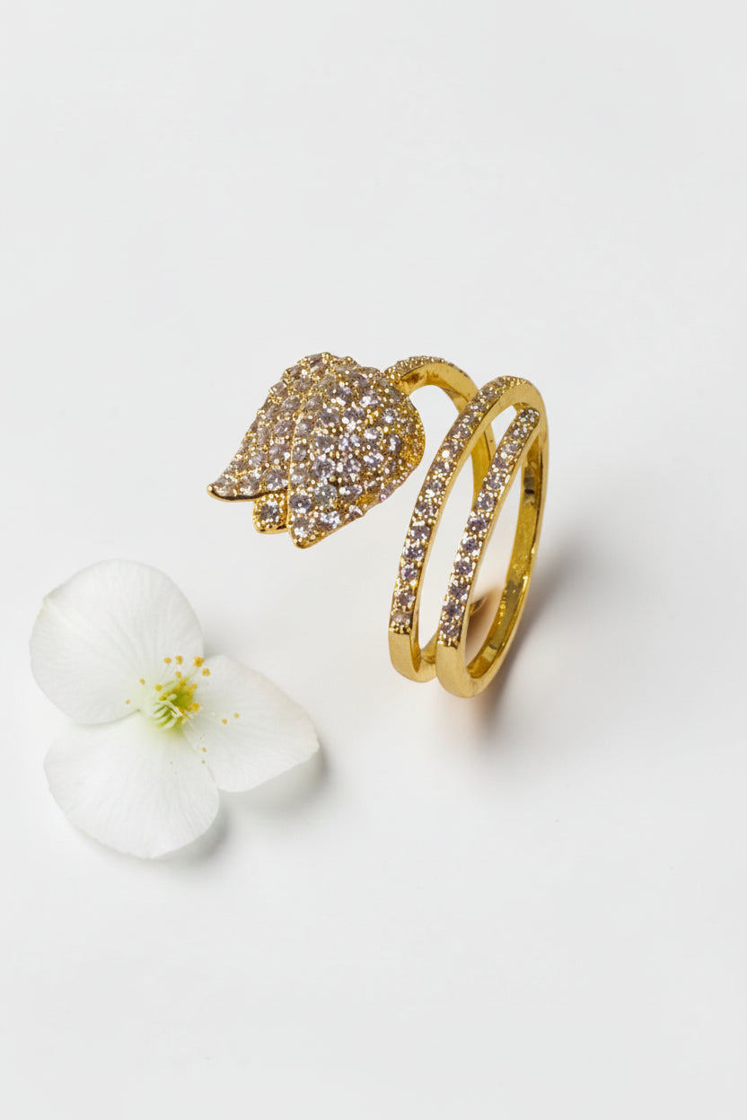 GOLDEN DIAMOND KRINA RING