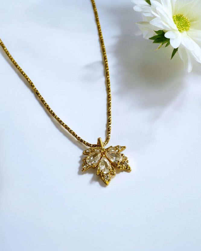 GOLDEN DIAMOND LEAF DEXTER NECKLACE