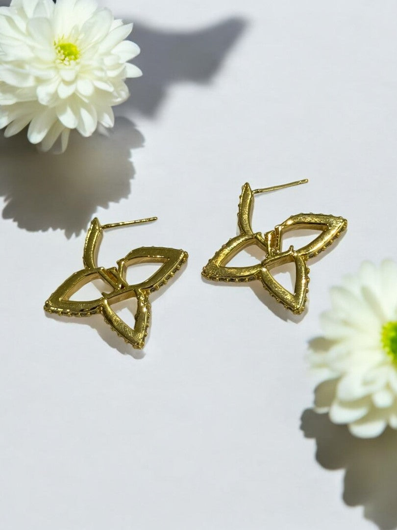 GOLDEN DIAMOND LINE DUNCAN EARRINGS