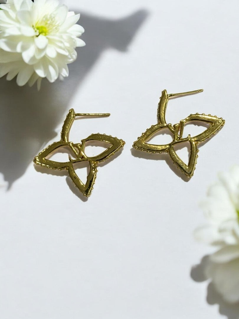 GOLDEN DIAMOND LINE DUNCAN EARRINGS