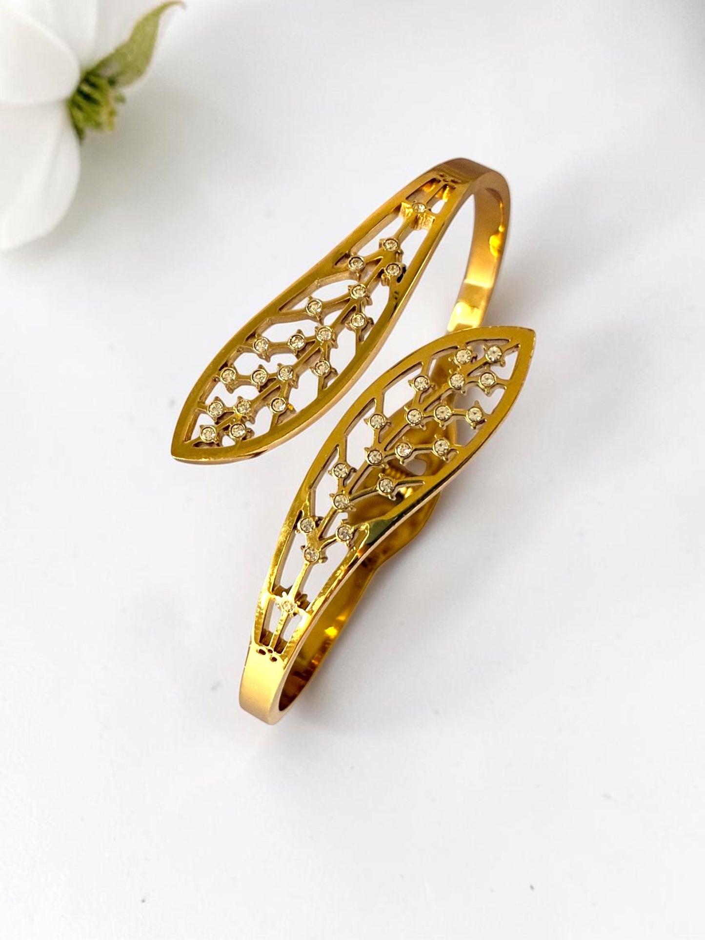 GOLDEN DIAMOND LLIANA BRACELET (CUFF)