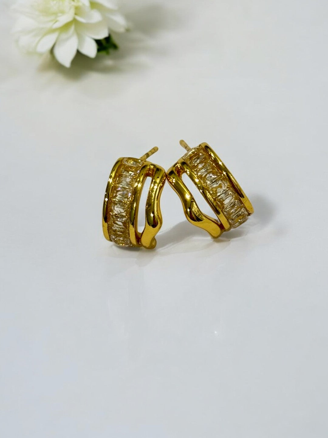 GOLDEN DIAMOND NELVIN EARRINGS