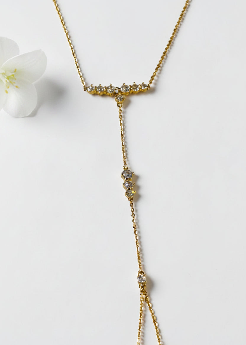 GOLDEN DIAMOND PRITHISHI HAND CHAIN (POCHI)
