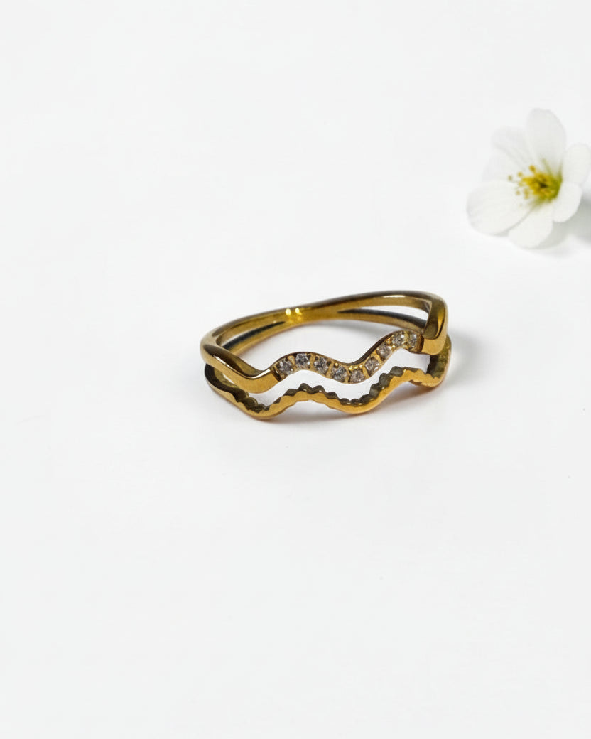 GOLDEN DIAMOND WAVE ADAR RING