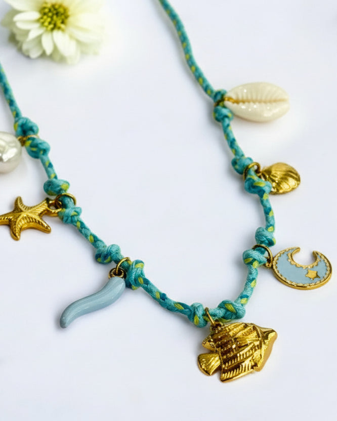 GOLDEN FISH CHARM EZRA NECKLACE
