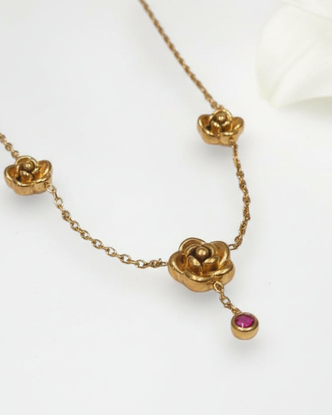 GOLDEN FLOWER LUNACY NECKLACE