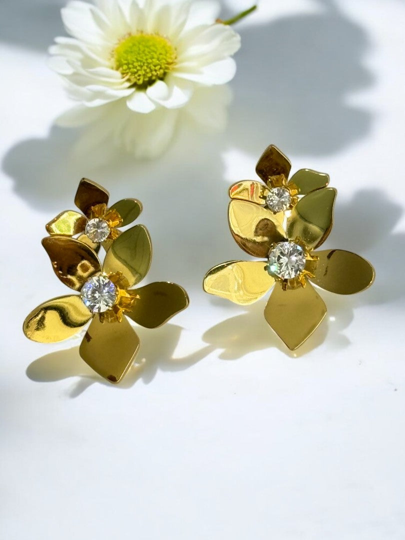 GOLDEN FLOWER NIKELY EARRINGS