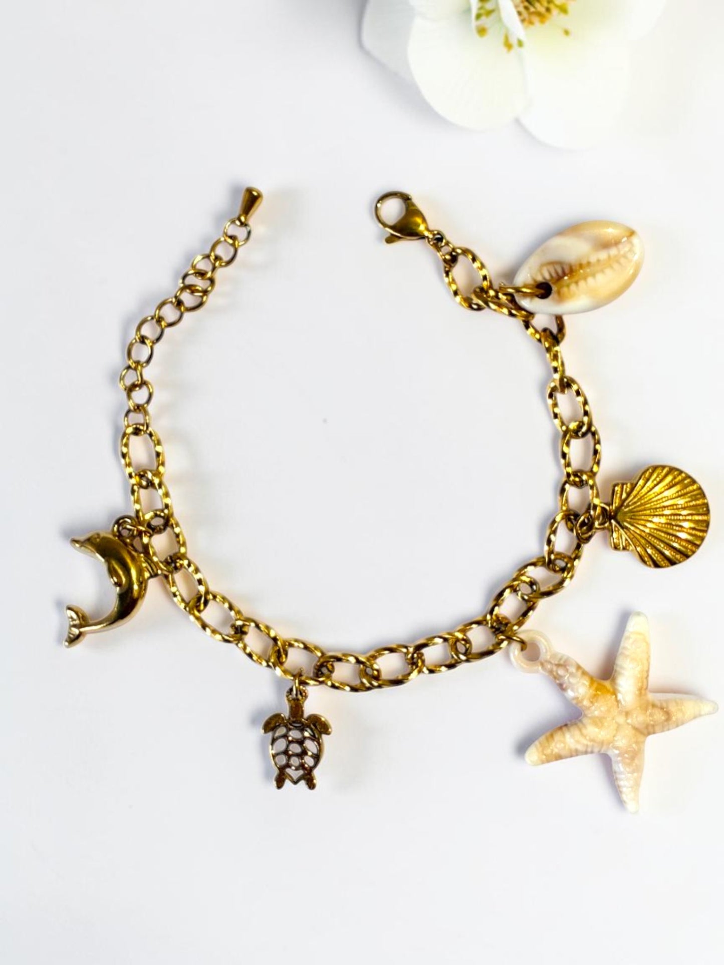 GOLDEN OCEAN CHARM CLARAMIE BRACELET