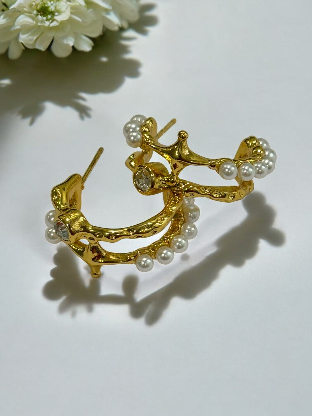 GOLDEN PEARL BELVIK EARRINGS